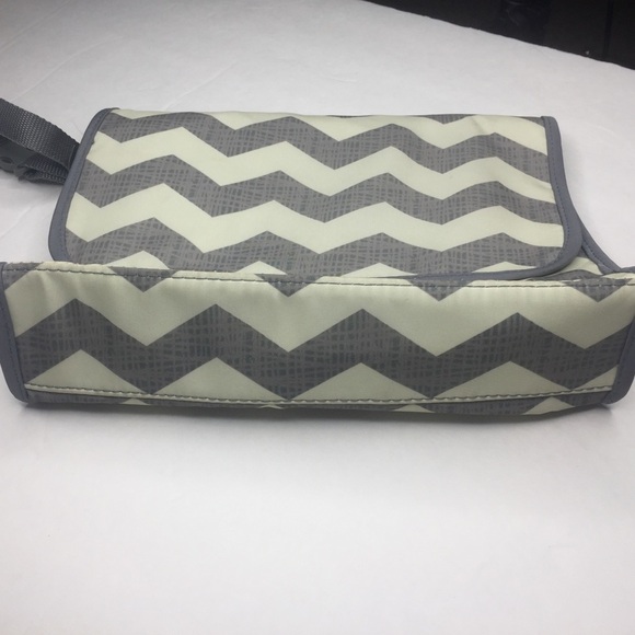 [A.D. Sutton & Sons] Chevron pattern bag. - Picture 7 of 7